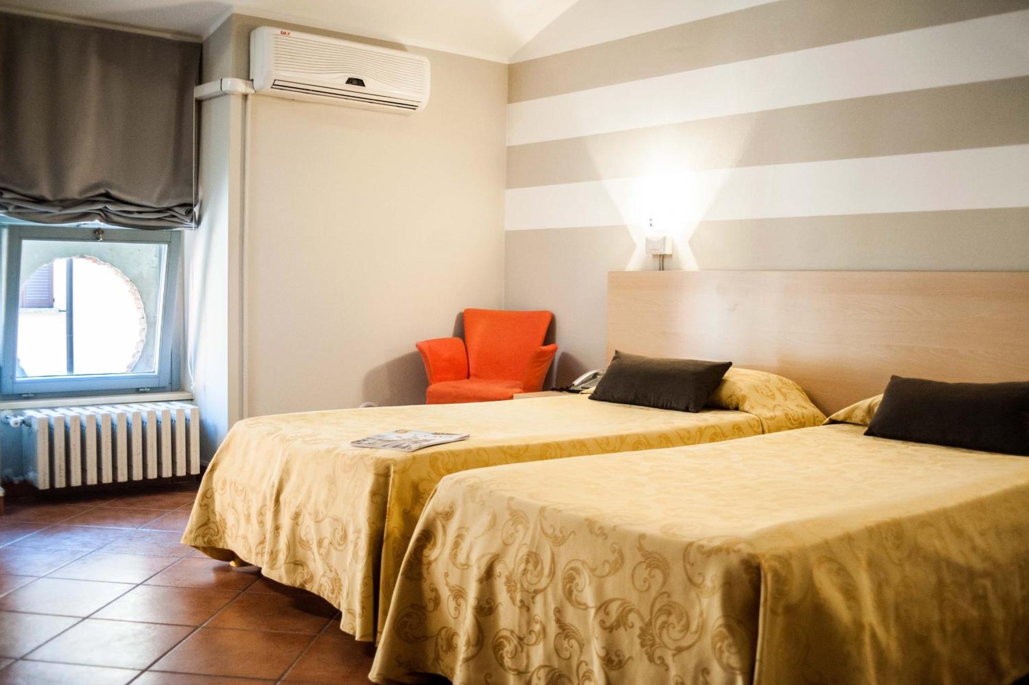 Large Double or Twin Room